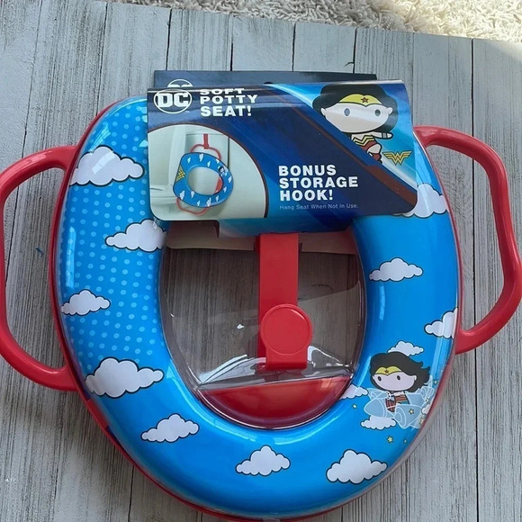 Wonder Women Soft Potty Training Seat with Storage Hook NWT - Picture 4 of 6